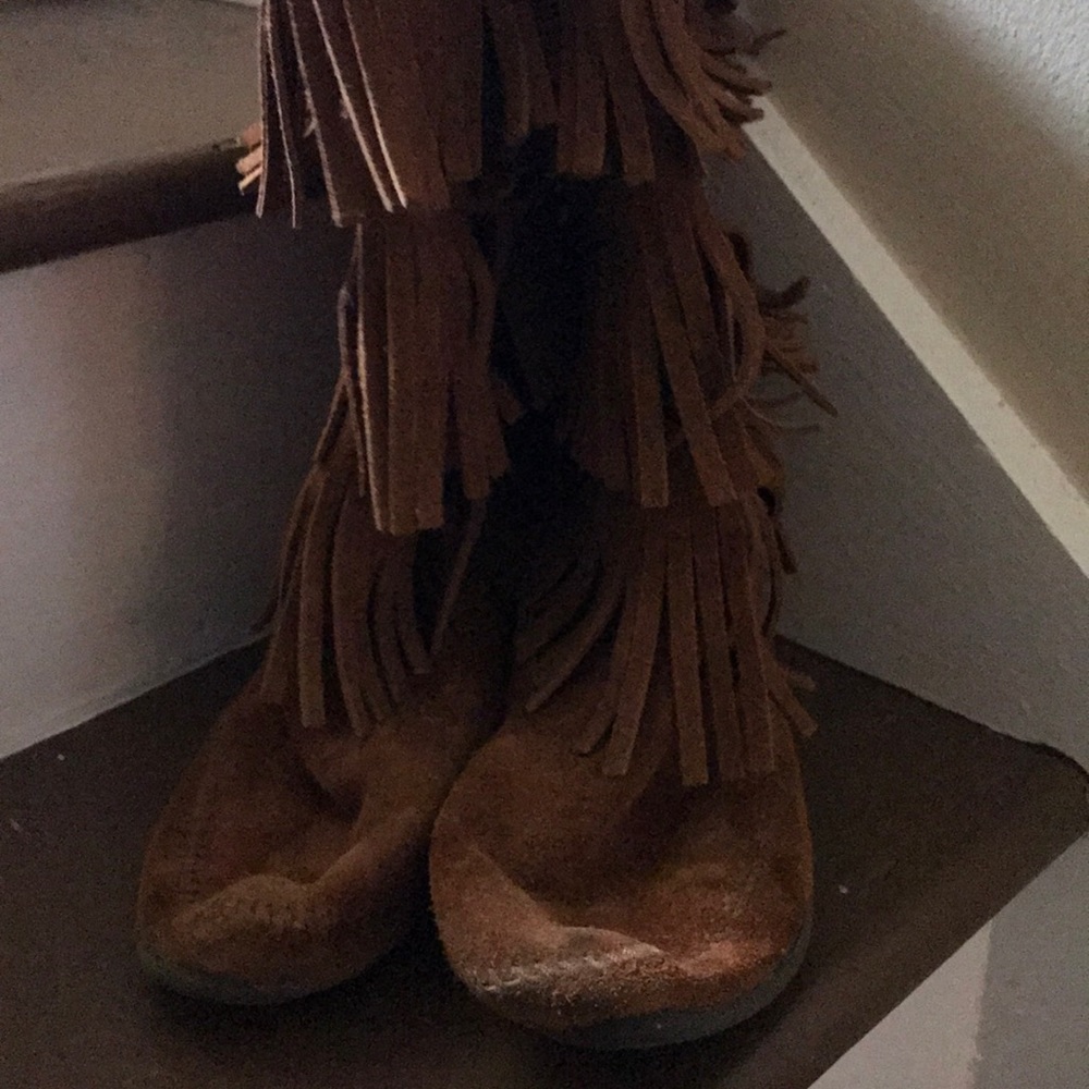 MINNETONKA BOOTS - Picture 2 of 2